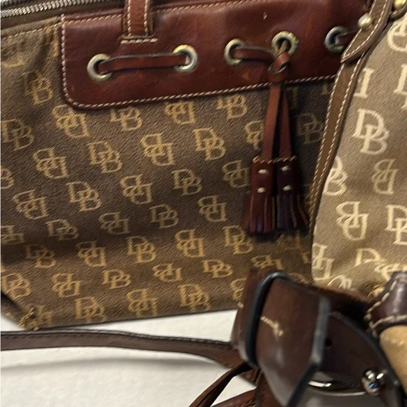 Lot of Dooney and Burke - Picture 4 of 6